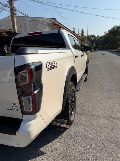 Isuzu D-MAX 2022 3.0 Vcross M 4WD Pickup ดีเซล ไม่ติดแก๊ส เกียร์อัตโนมัติ ขาว รูปที่ 3