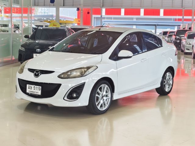 รถ Mazda Mazda 2 1.5 Spirit สี ขาว