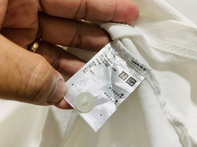 เสื้อโปโล UNIQLO แท้ 💯 size L ขนาด อก 21 ยาว 27 นิ้ว สภาพดีมาก สีขาวจั๊ว ดีเทลสวย เนื้อผ้าดีมากนิ่มใส่สบาย หายากน่าสะสมครับ รูปที่ 4