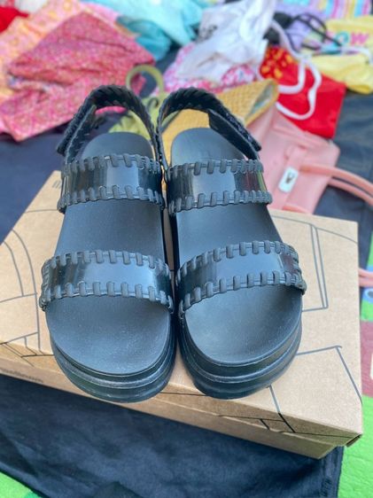 รองเท้า รูปที่ 2