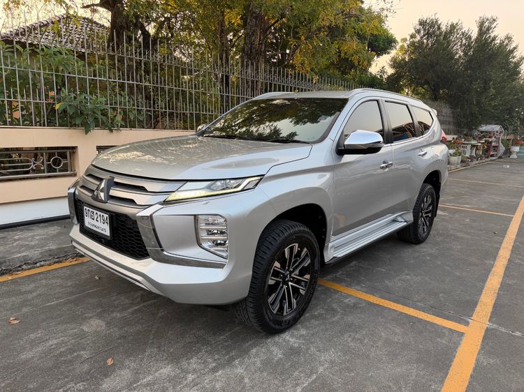 Mitsubishi Pajero Sport 2020 2.4 GT Utility-car ดีเซล เกียร์อัตโนมัติ บรอนซ์เงิน รูปที่ 3