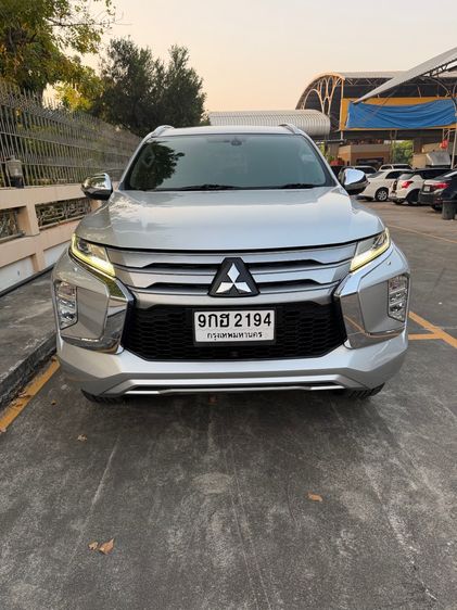 รถ Mitsubishi Pajero Sport 2.4 GT สี บรอนซ์เงิน