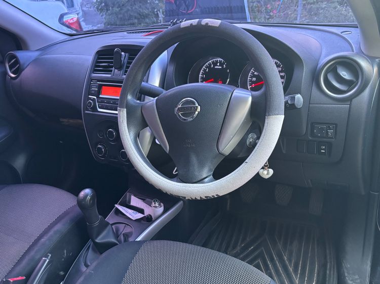 Nissan Almera 2016 1.2 E Sedan เบนซิน ไม่ติดแก๊ส เกียร์ธรรมดา ดำ รูปที่ 2