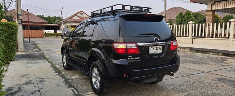 Toyota Fortuner 2011 2.7 V Utility-car เบนซิน LPG เกียร์อัตโนมัติ ดำ รูปที่ 2