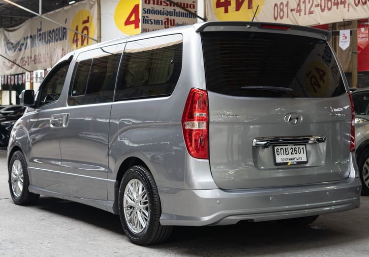Hyundai Grand Starex 2017 2.5 Premium Van ดีเซล ไม่ติดแก๊ส เกียร์อัตโนมัติ เทา รูปที่ 3