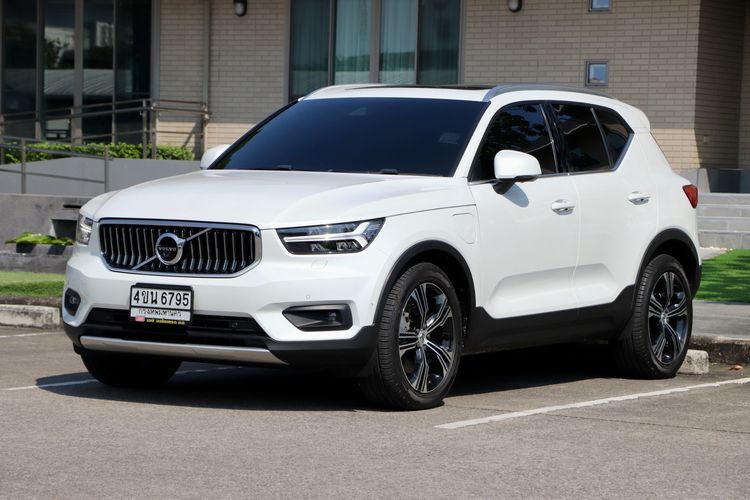 รถ Volvo XC40 Recharge 1.5 T5 Inscription สี ขาว