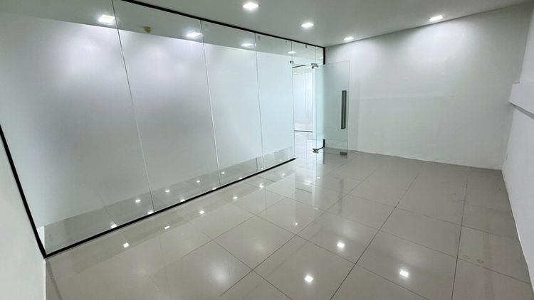Office ให้เช่า มีหลายขนาด 100-300 ตร.ม. จดทะเบียนบริษัทได้ ย่านพระราม 3 รูปที่ 2