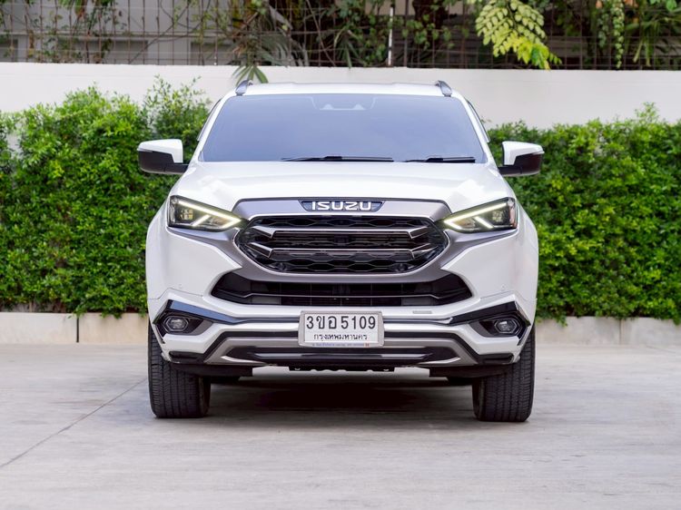 Isuzu MU-X 2023 3.0 Ultimate AT 2WD Utility-car ดีเซล ไม่ติดแก๊ส เกียร์อัตโนมัติ ขาว รูปที่ 2