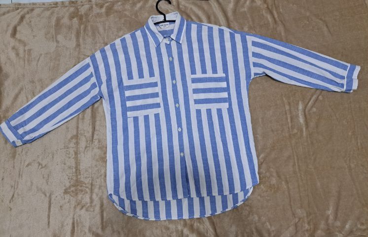 เสื้อเขิ้ตผู้หญิง ลายทางสีฟ้าตัดสีขาว  รูปที่ 3