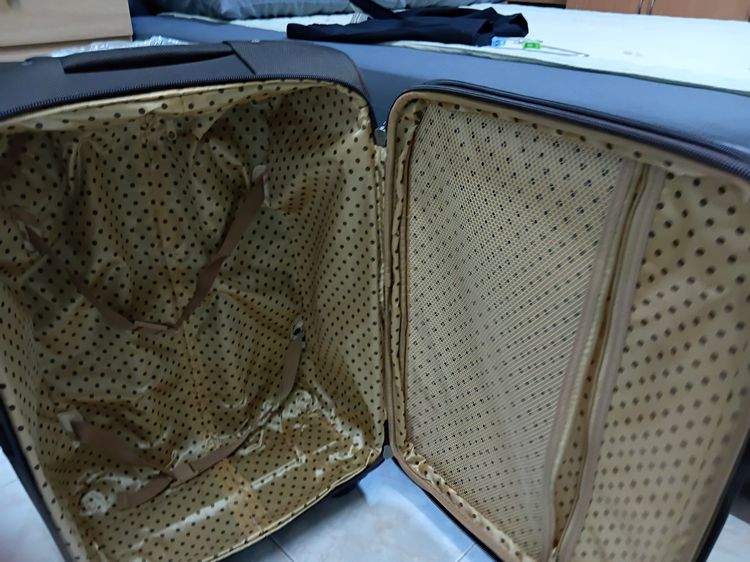 กระเป๋าเดินทาง