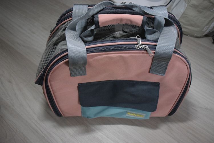 กระเป๋าสัตว์เลี้ยงกระเป๋าเป้สะพายหลังกระเป๋าขยายได้รับได้ พับเก็บได้ กระเป๋าหมา กระเป๋าแมว เป้ใส่สุนัข กระเป๋าเป้สะพายหลัง กระเป๋าสะพายไหล่