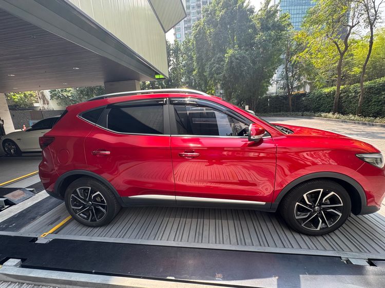 MG ZS 2023 1.5X+ Sunroof Utility-car เบนซิน ไม่ติดแก๊ส เกียร์อัตโนมัติ แดง รูปที่ 2