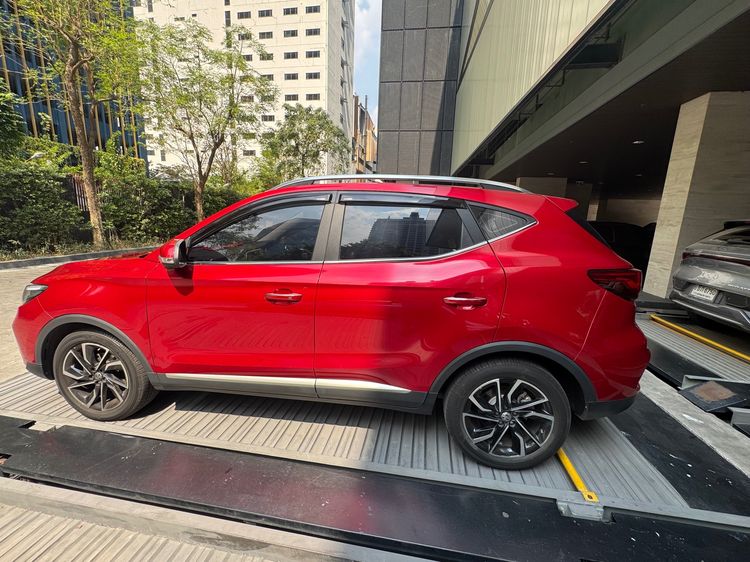 MG ZS 2023 1.5X+ Sunroof Utility-car เบนซิน ไม่ติดแก๊ส เกียร์อัตโนมัติ แดง รูปที่ 4