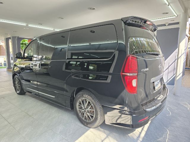 รถ Hyundai H-1  2.5 Elite สี ดำ