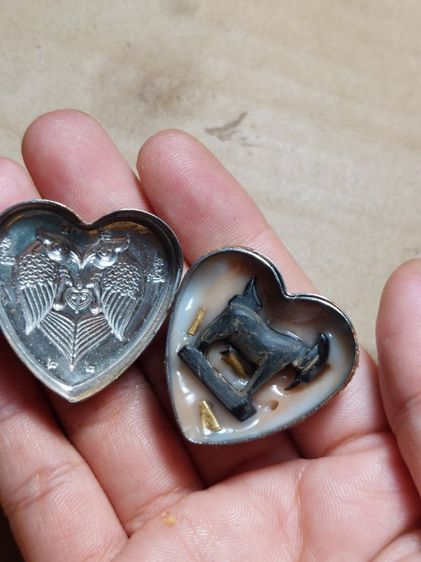 เครื่องรางแพะเขาควายหลวงพ่ออ่ำในตลับสีผึ้ง รูปที่ 2