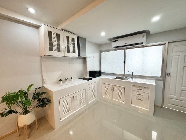 ตกแต่งครบ อื่นๆ สร้างเสร็จก่อน 2010 ไม่อนุญาต ไม่ใช่ ปล่อยเช่า Siam Condominium รูปที่ 3