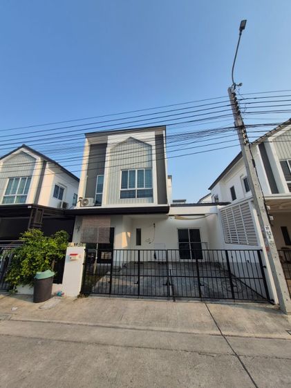 ขายบ้าน 2 ชั้น 3 ห้องนอน 3 ห้องน้ำ ใกล้เมกกะบางนา ใกล้สนามบิน เพียง 10 นาที