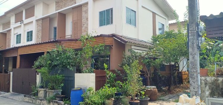 ทาวน์เฮ้าส์หลังมุม รูปที่ 2