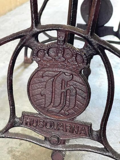 ขาจักร HUSOVARNA เหล็กหล่อสะสม รูปที่ 2