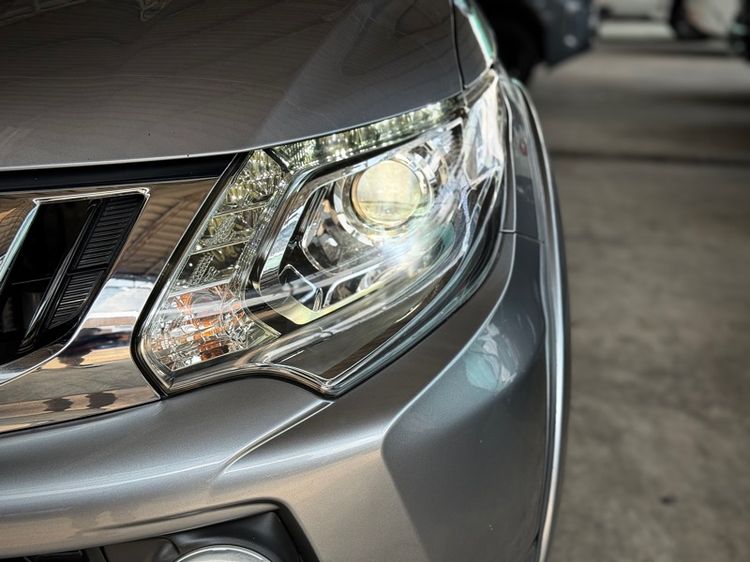 Mitsubishi Triton 2018 2.4 Plus GLS Limited Pickup ดีเซล ไม่ติดแก๊ส เกียร์อัตโนมัติ เทา รูปที่ 2