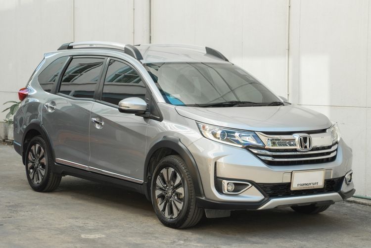 รถ Honda BR-V 1.5 SV สี บรอนซ์เงิน