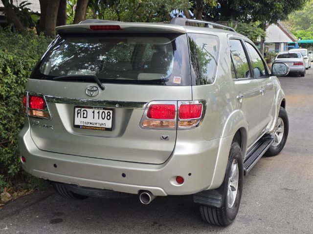 Toyota Fortuner 2005 2.7 V 4WD Utility-car เบนซิน ไม่ติดแก๊ส เกียร์อัตโนมัติ บรอนซ์เงิน รูปที่ 3