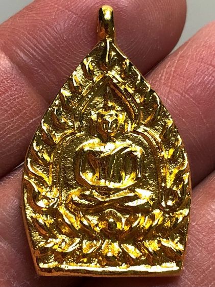 พระเหรียญหล่อเก่าคะ