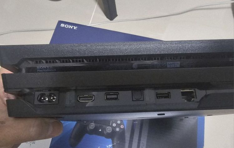 PS4 pro อุปกรณ์ตามรูป สภาพใช้งานน้อย  2 เกม รูปที่ 3