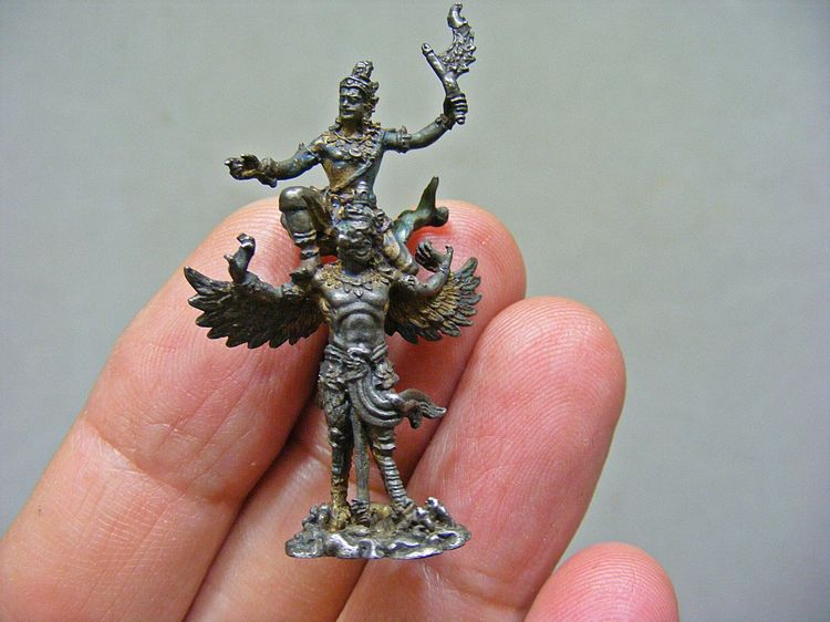 รุ่นแรก สร้างน้อย เทพพระราหูทรงครุฑ หายาก