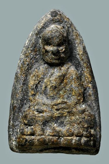 พระหลวงปู่ทวดเนื้อว่านปี 2497 วัดช้างให้พิมพ์กลางหน้ากลม