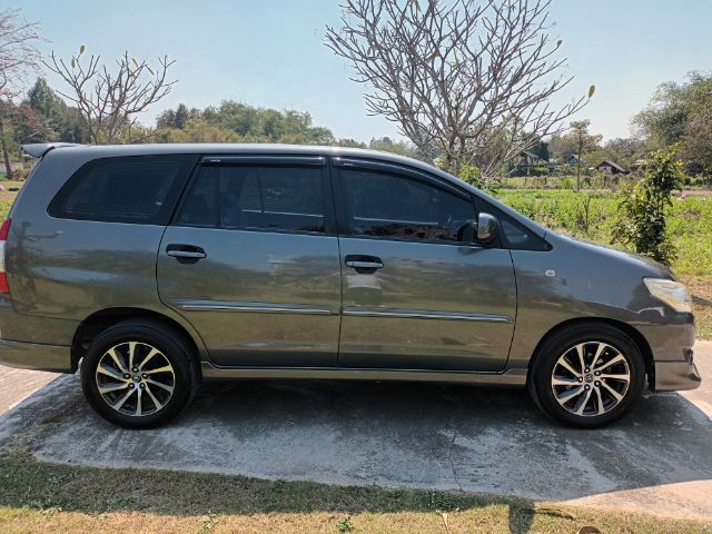 Toyota Innova 2012 2.0 G Option Sedan เบนซิน LPG เกียร์อัตโนมัติ เทา รูปที่ 2