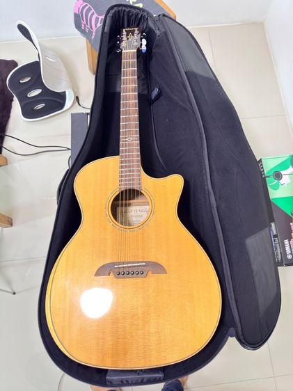 กีตาร์โปร่งไฟฟ้า Alvarez AG70WCEAR