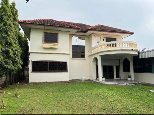 ปล่อยเช่าบ้านเดี่ยวพร้อมโกดังหมู่บ้านเพชรเกษม 3