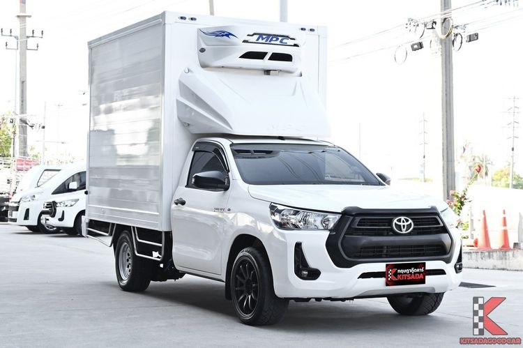 รถ Toyota Hilux Revo 2.4 Entry สี ขาว
