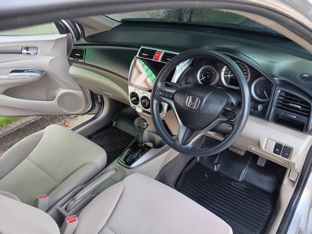 Honda City 2013 1.5 V i-VTEC Sedan เบนซิน NGV เกียร์อัตโนมัติ บรอนซ์เงิน รูปที่ 2