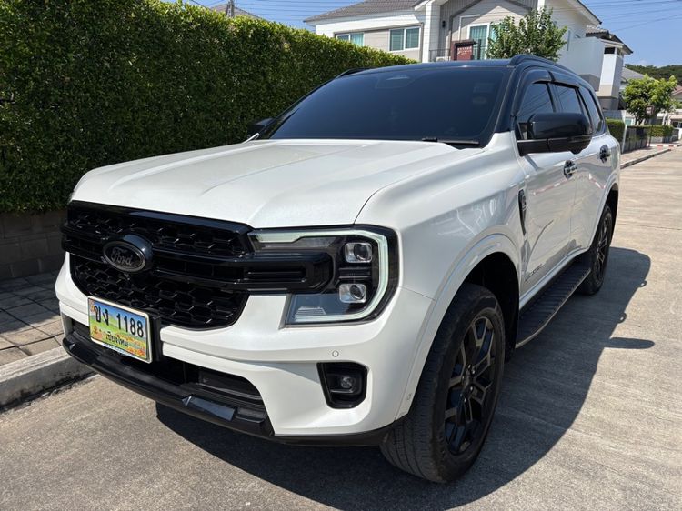 รถ Ford Everest 2.0 Titanium Plus 4WD สี ขาว