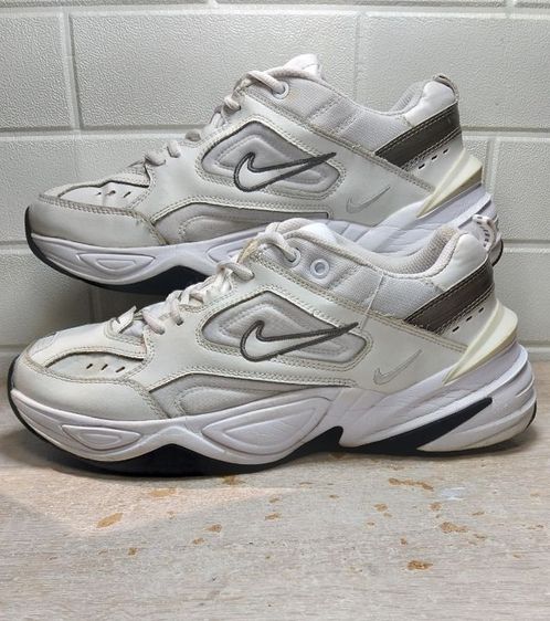 ขาว อื่นๆ รองเท้าผ้าใบ UK 9.5 | EU 44 | US 10 รองเท้ากีฬามือสอง Nike M2K เบอร์ 44 ยาว 28 cm .คัดพิเศษ สภาพดีพร้อมใช้งาน
