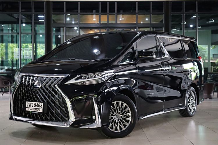 LEXUS LM300h 2.5 Executive (7 seater) 4WD ออกศูนย์ปี 2022 รถมือเดียว ไมล์ 25,xxx km.