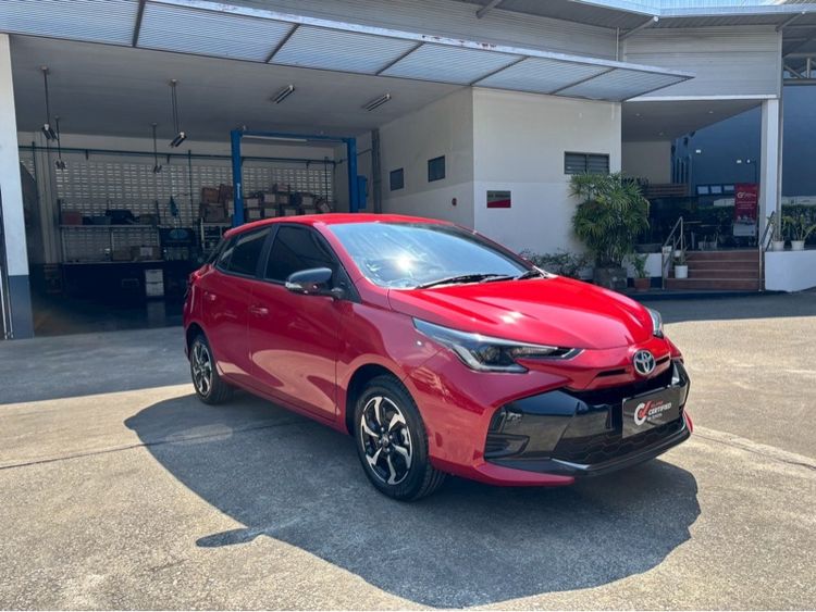 รถ Toyota Yaris 1.2 Smart สี แดง