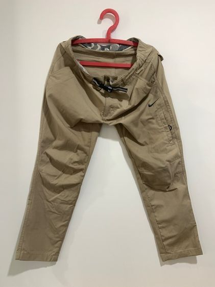 กางเกง NIKE แท้ 💯 size XL วัดจริงเอว 32-36 ใส่ได้ มีสายปรับขนาด ยาว 40 ปลายขา 7.2 นิ้ว สภาพดีมาก ทรงสวย ตัดเย็บดีมาก หายากน่าสะสมครับ