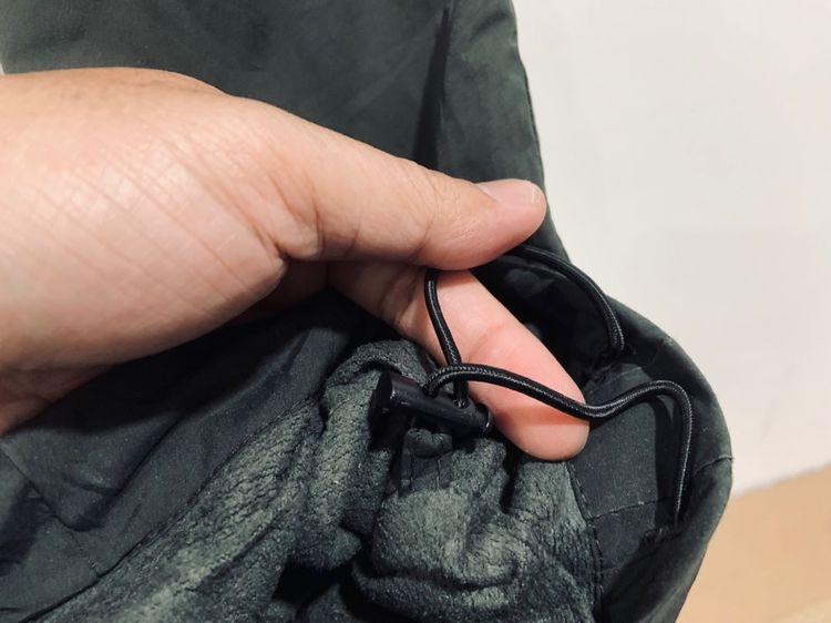 กางเกง UNIQLO แท้ 💯 size S วัดจริงเอว 27-32 ใส่ได้ ผ้ายืดหยุ่นดีมาก สีเขียวทหาร ปรับขนาดได้  ยาว 39.5 ปลายขา 7 นิ้ว สภาพดีมาก ทรงสวย รูปที่ 4