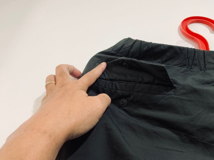 กางเกง UNIQLO แท้ 💯 size S วัดจริงเอว 27-32 ใส่ได้ ผ้ายืดหยุ่นดีมาก สีเขียวทหาร ปรับขนาดได้  ยาว 39.5 ปลายขา 7 นิ้ว สภาพดีมาก ทรงสวย รูปที่ 7