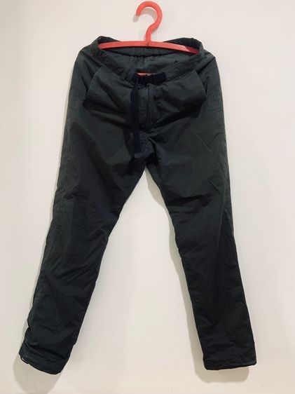 กางเกง UNIQLO แท้ 💯 size S วัดจริงเอว 27-32 ใส่ได้ ผ้ายืดหยุ่นดีมาก สีเขียวทหาร ปรับขนาดได้ ยาว 39.5 ปลายขา 7 นิ้ว สภาพดีมาก ทรงสวย