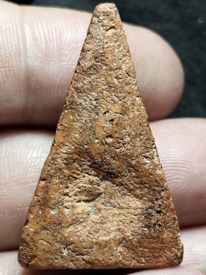 พระนางพญาเนื้อดินพิษณุโลกครับ รูปที่ 4