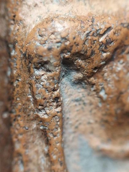 พระนางพญาเนื้อดินพิษณุโลกครับ รูปที่ 7