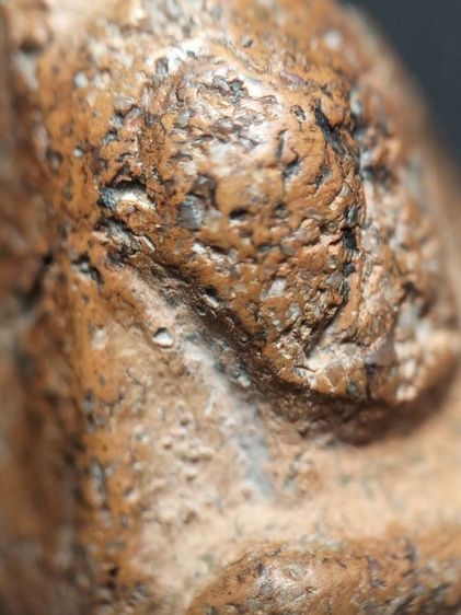 พระนางพญาเนื้อดินพิษณุโลกครับ รูปที่ 5