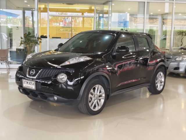 รถ Nissan Juke 1.6 V สี ดำ