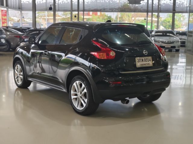 Nissan Juke 2014 1.6 V Sedan เบนซิน ไม่ติดแก๊ส เกียร์อัตโนมัติ ดำ รูปที่ 4