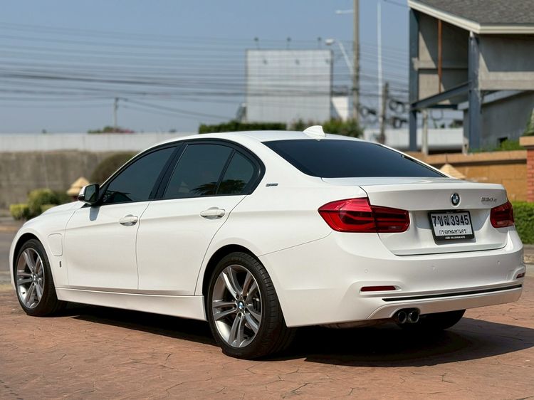 BMW Series 3 2018 330e Sedan เบนซิน เกียร์อัตโนมัติ ขาว รูปที่ 4