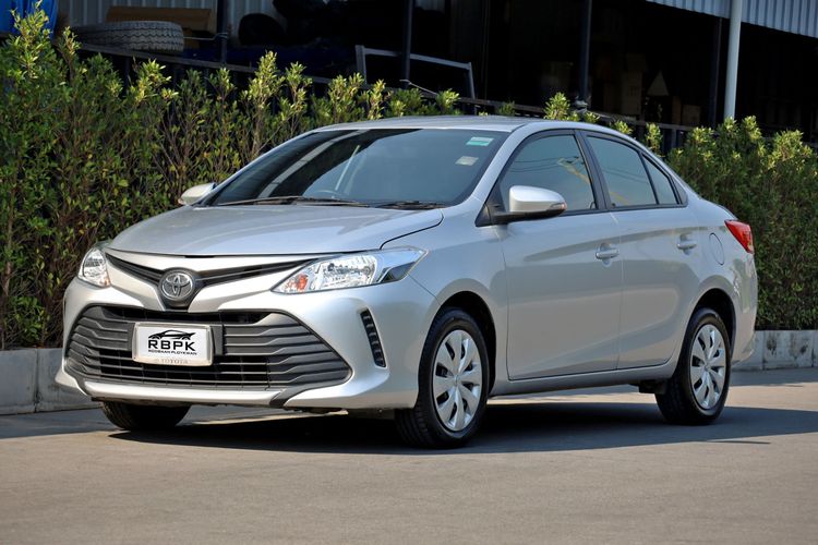 รถ Toyota Vios 1.5 Entry สี เทา